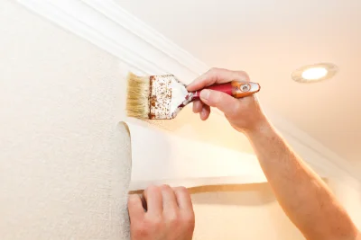 Pose de papier peint à la Berlière — revêtements muraux et toiles de verre